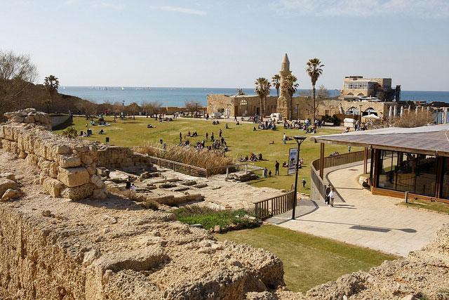 Regina'S Place Or Akiva Екстериор снимка