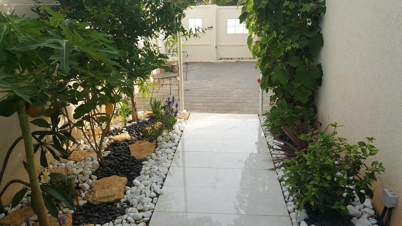 Regina'S Place Or Akiva Екстериор снимка