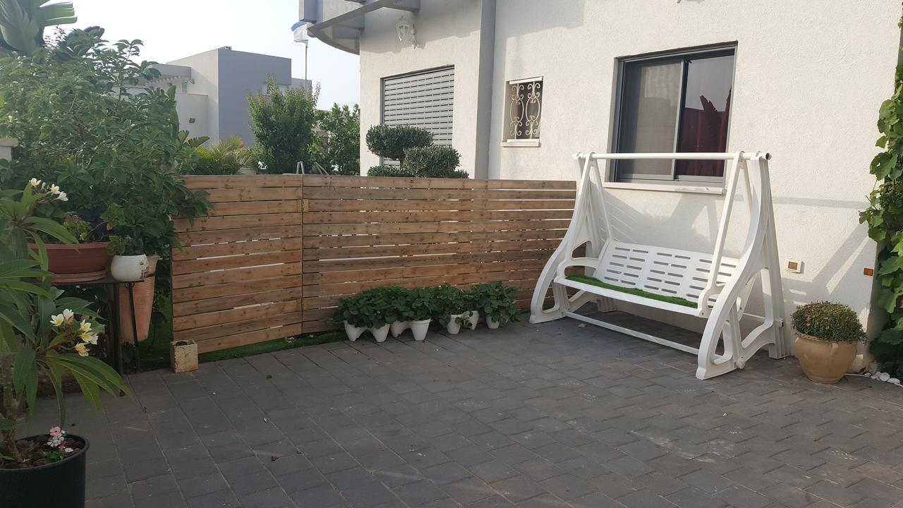 Regina'S Place Or Akiva Екстериор снимка
