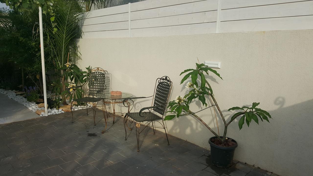 Regina'S Place Or Akiva Екстериор снимка